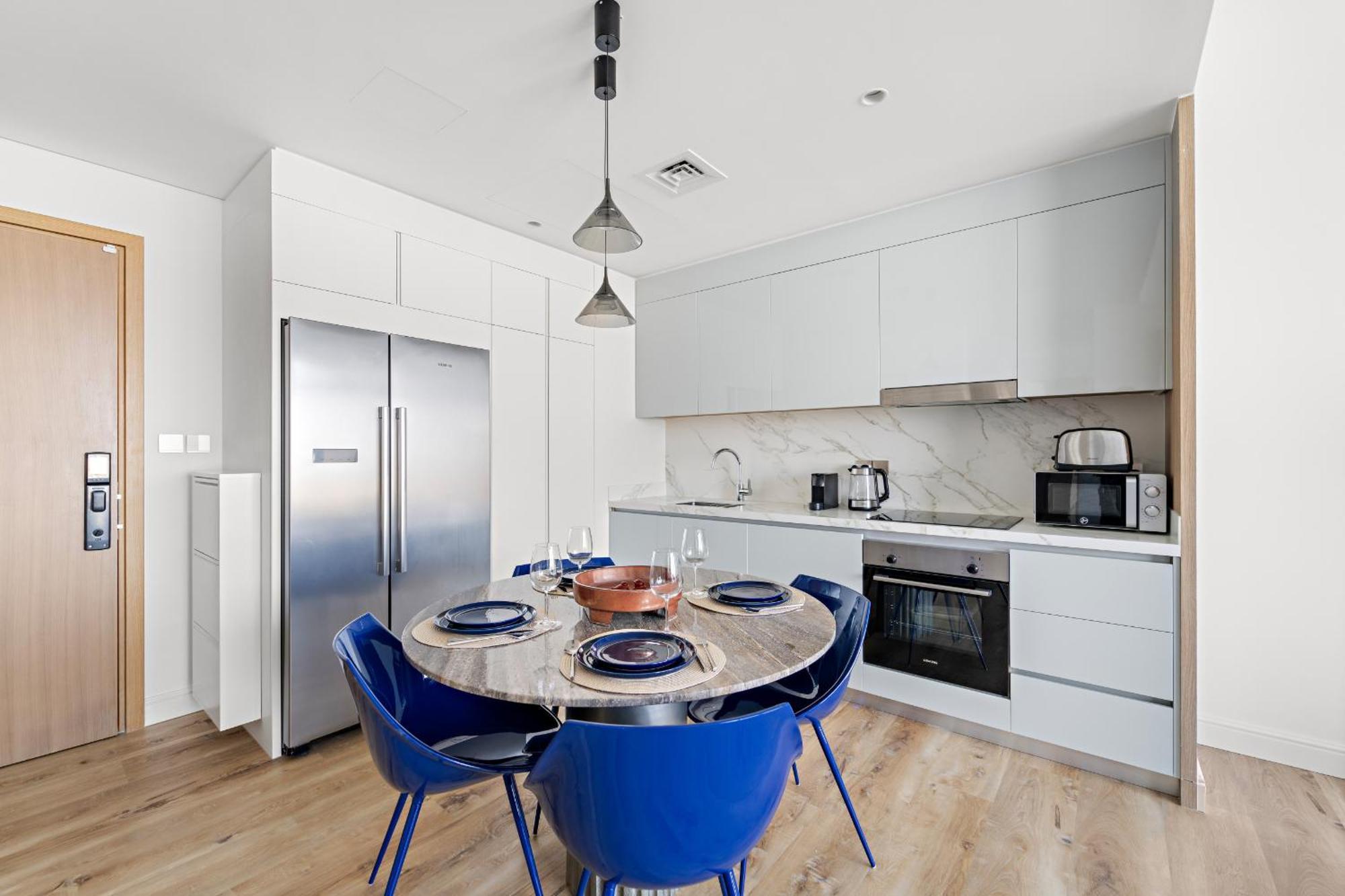 Vayk - Sophisticated 2-bedroom With Stunning Beachfront Views Appartement